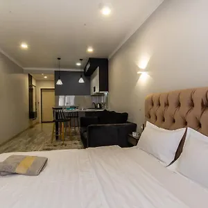 apartments-golden-square-162.hotels-of-almaty.com/